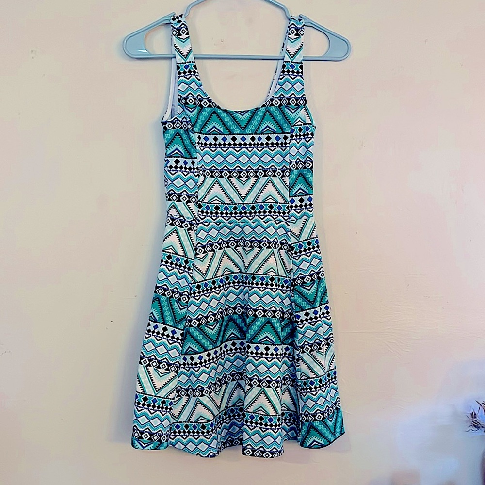 (size 4) Divided by H&M Green and Blue Geometric Pattern Dress